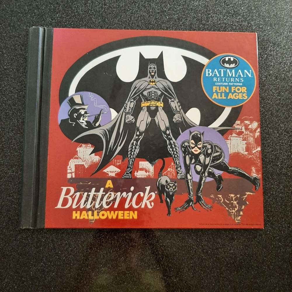 1992 A Butterick Halloween Pattern Book.Batman Returns Edition.